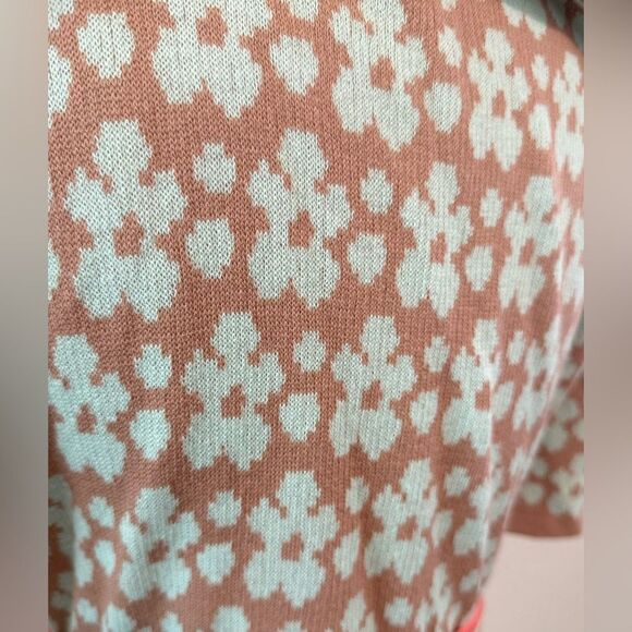 ShuShu Soft Floral Knit Dress with Belt, NWOT, Size Medium - Picture 4 of 7